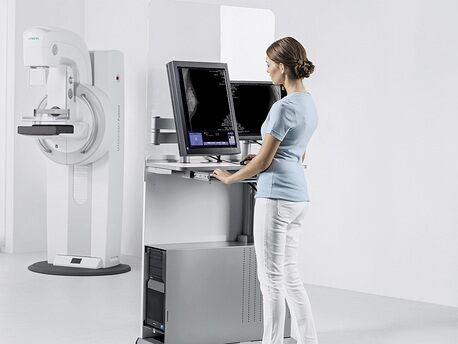 digital-mammography-system-mammomat-fusion-ergonomic-acquisition-workstation-01174052_9.jpg
